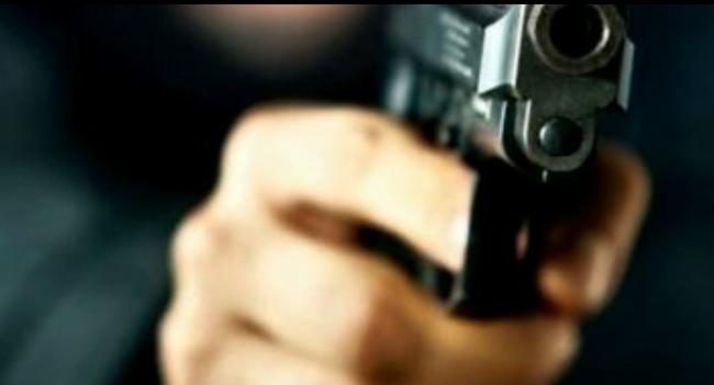 ගම්පහ උසාවිය ළඟ වෙඩි තැබීමක් : 4 දෙනෙකුට තුවාල