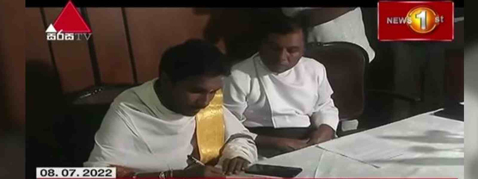 මහනුවරදී සෙංකඩගල ප්‍රකාශයට අත්සන් තැබේ