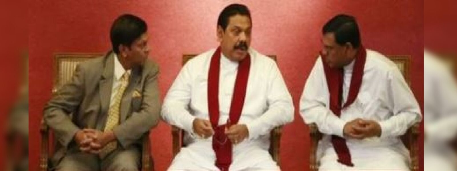 විදෙස් ගමන් තහනමක් ඉල්ලා මෝසමක්