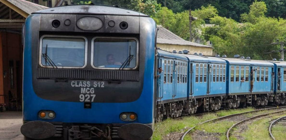 දුම්රිය සේවකයින් හදිසි වැඩ වර්ජනයක