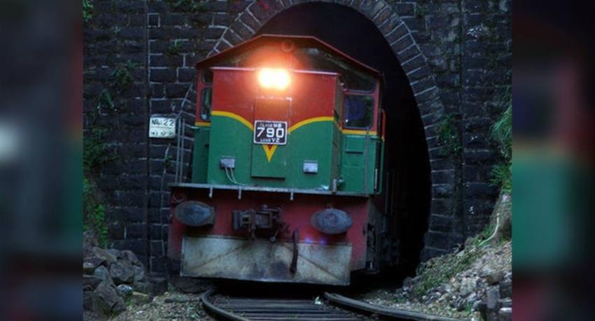 බදුල්ල -  කොළඹ  රාත්‍රී තැපැල් දුම්රිය අවලංගුයි