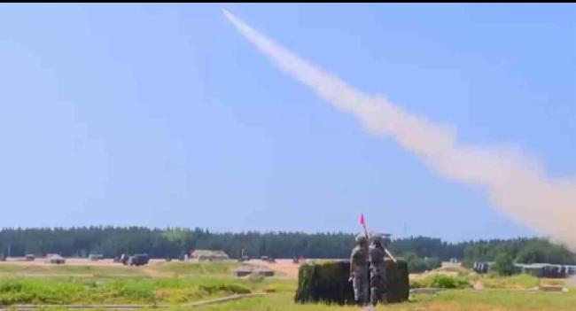 චීනය තායිවාන ගුවන් හා මුහුදු සීමාවේ යුද අභ්‍යාසයක