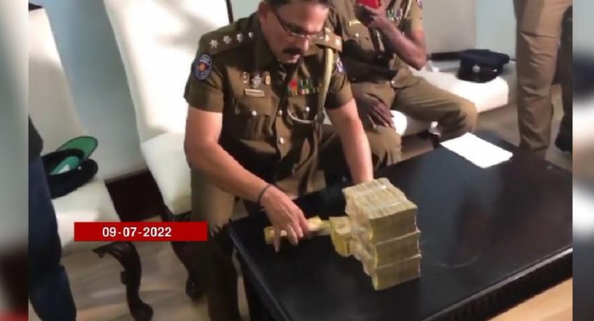 ජනපති මැදුරෙන් සොයාගත් මුදල් ගැන දැනුම්දීමක්