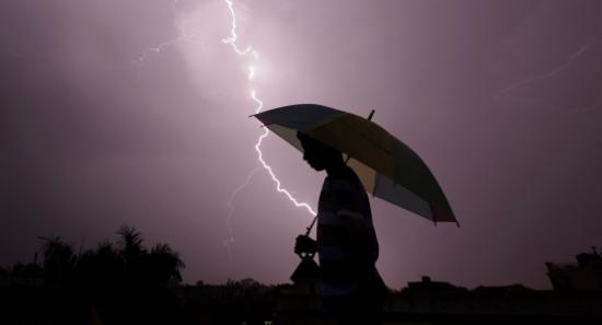 පළාත් රැසකට සවස් කාලයේ ගිගුරුම් සහිත වැසි