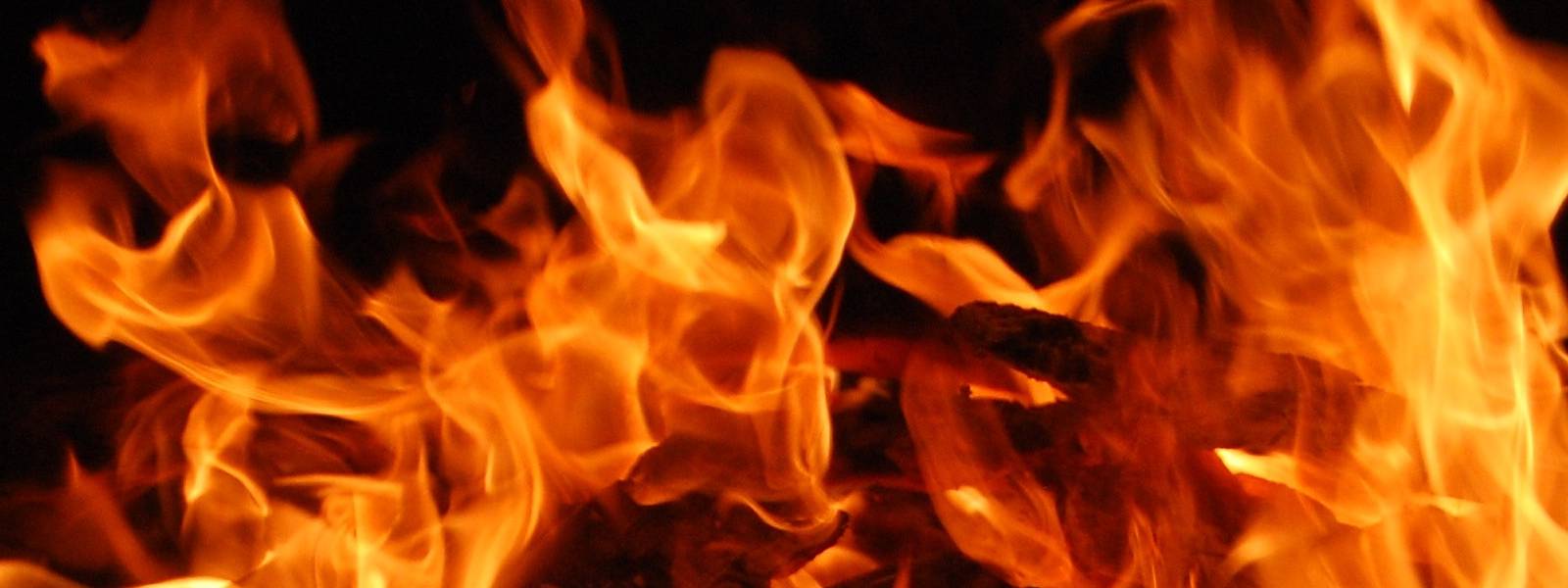 යුනියන් පෙදෙස මහල් නිවාස සංකීර්ණයක ගින්නක්