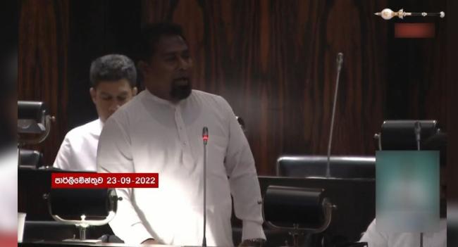 පොලිස්පති අත්අඩංගුවට ගන්න..