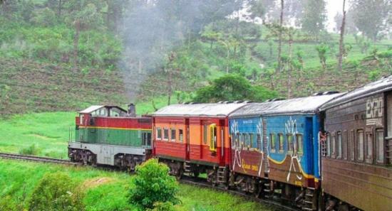 මහනුවර සිට කොළඹ කොටුවට විශේෂ දුම්රියක්