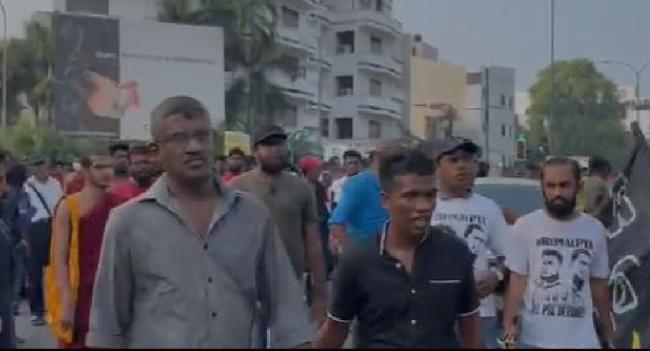අන්තරේ සිසුන් පා ගමනින් වැලිකඩට
