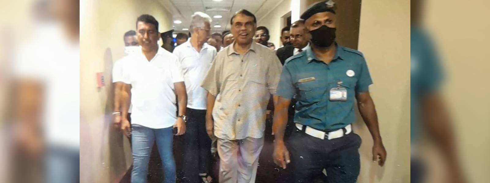 බැසිල් රාජපක්ෂ දිවයිනට