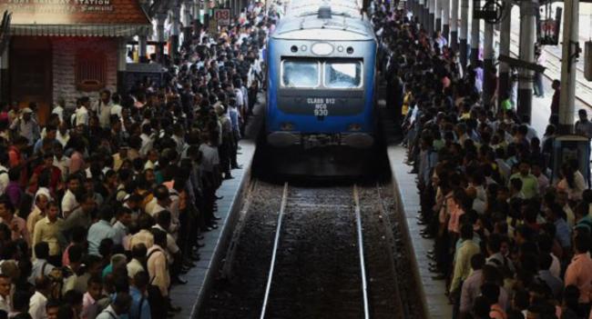 උඩු යටිකුරුවන දුම්රිය කාලසටහන