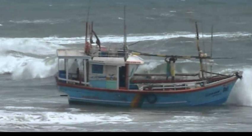 ධීවර යාත්‍රාවකට අනතුරක්