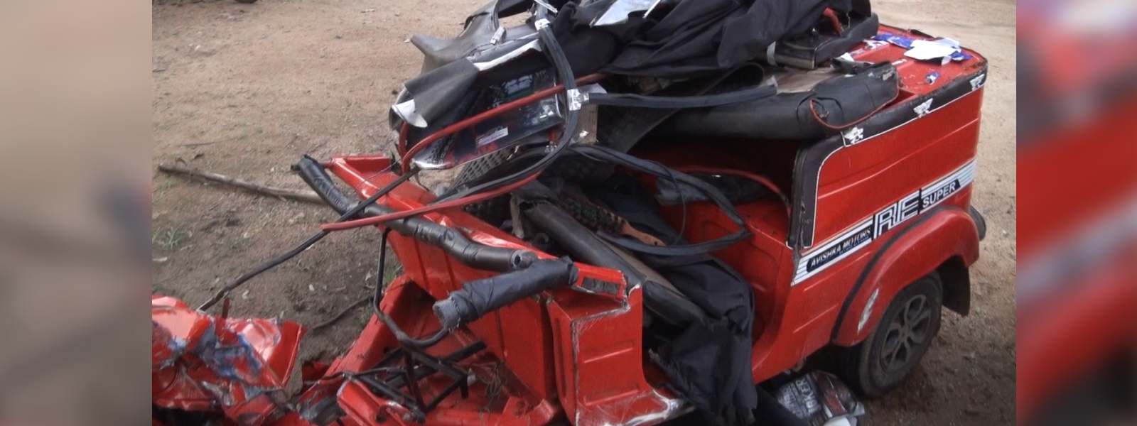 තඹුත්තේගමදී මාරක රිය අනතුරක් : දෙදෙනෙක් මරුට..