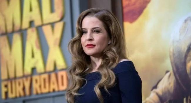 ලීසා ප්‍රෙස්ලි දිවි ගමනට සමුදෙයි..