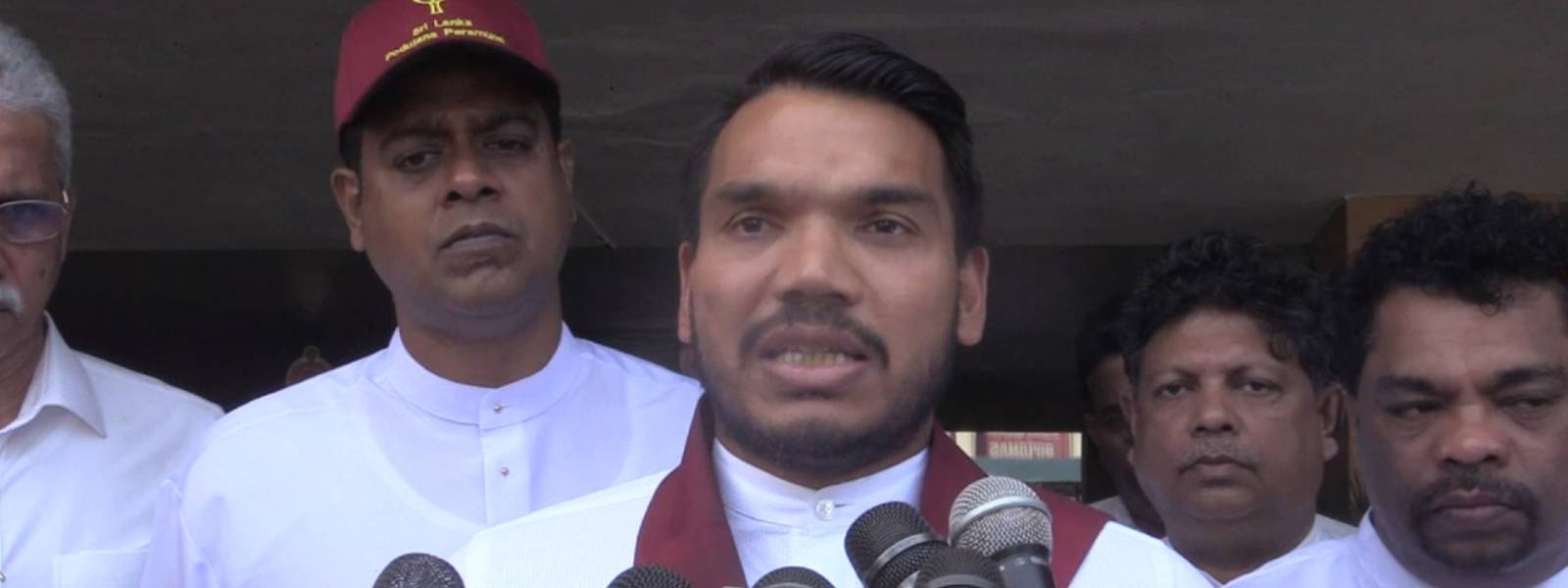 පොහොට්ටුව පුංචි ඡන්දයට ඇප මුදල් තැන්පත් කරයි..