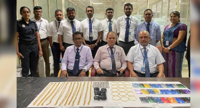 කෝටි 11කට අධික රන් බඩු සමග කතක් රේගු භාරයට