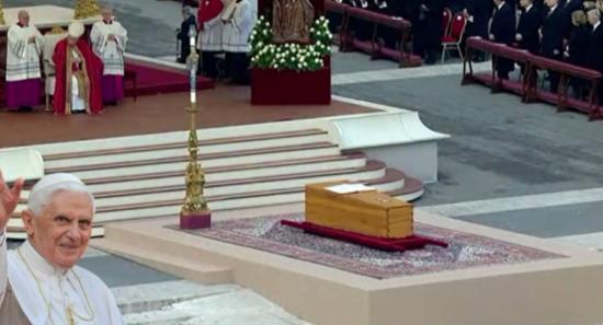 ස්වර්ගස්ථ16 වන බෙනඩික්ට් හිමිපාණන්ගේ මිහිදන් කෙරේ.