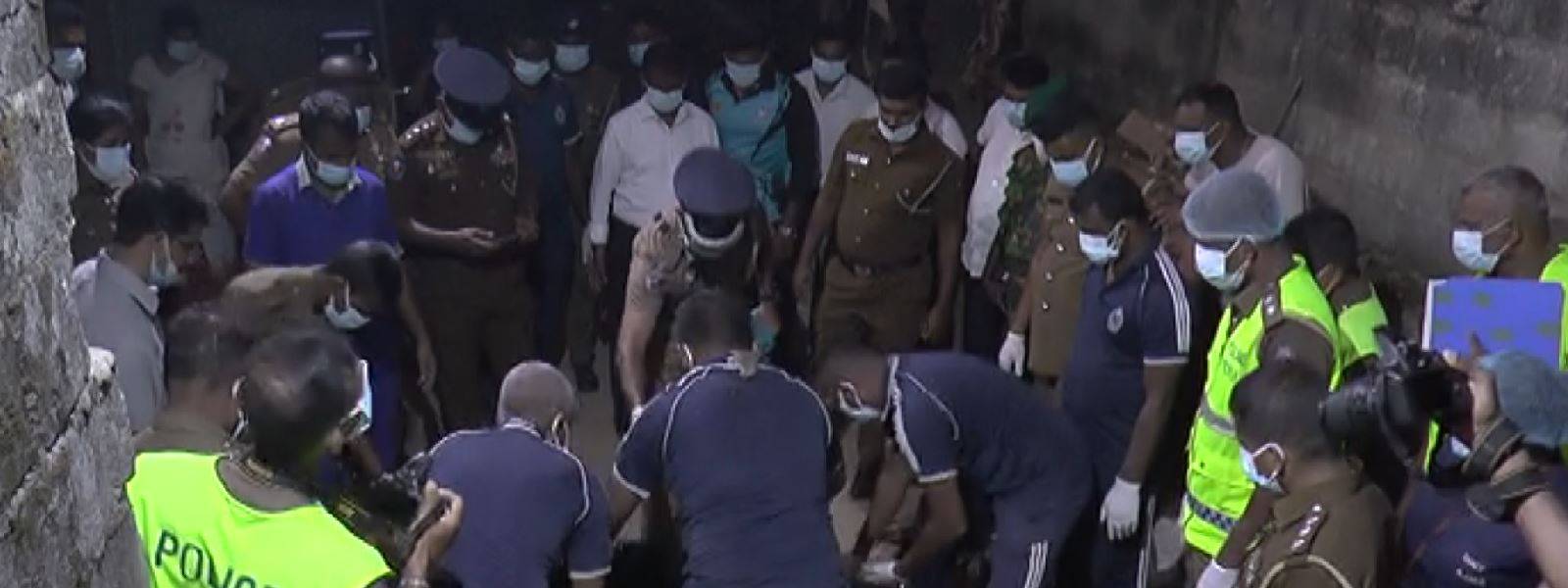 පුද්ගල මළ සිරුරක් ගොඩ ගනී