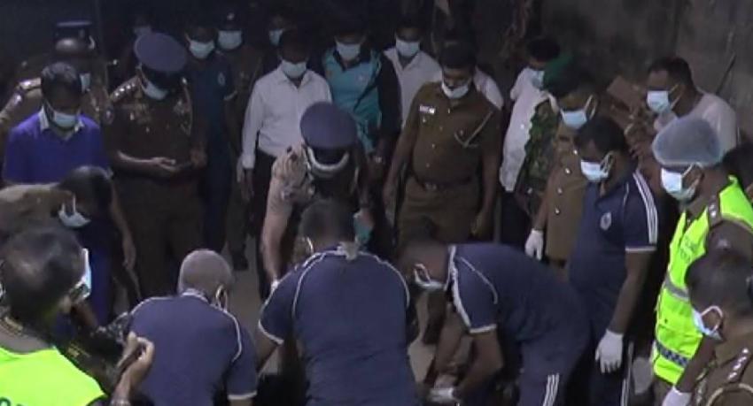 පුද්ගල මළ සිරුරක් ගොඩ ගනී