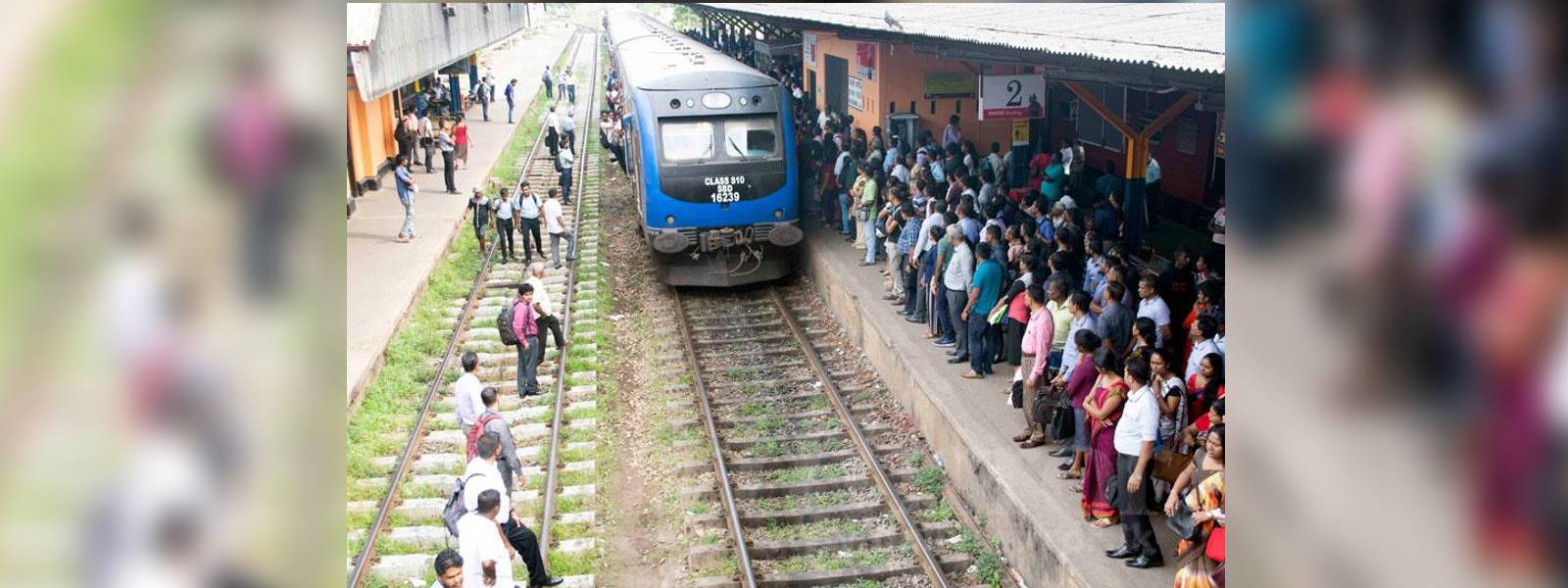 හෙට සිට දුම්රිය ගමන් වාර 30ක් අවලංගුයි..