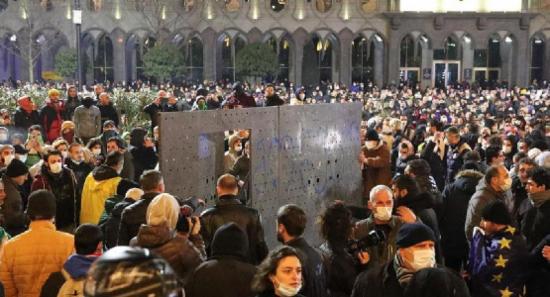 ජෝර්ජියාවේ විරෝධතා උග්‍රවෙයි