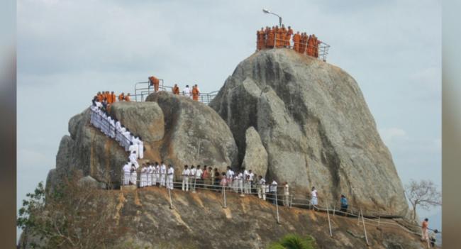 ජාතික පොසොන් සතිය අද සිට.. අනුරාධපුරයේ විශේෂ රථ වාහන සැලැස්මක්..