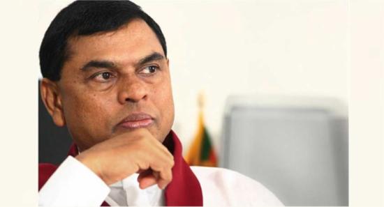 බැසිල් රාජපක්ෂ යළි දිවයිනට..