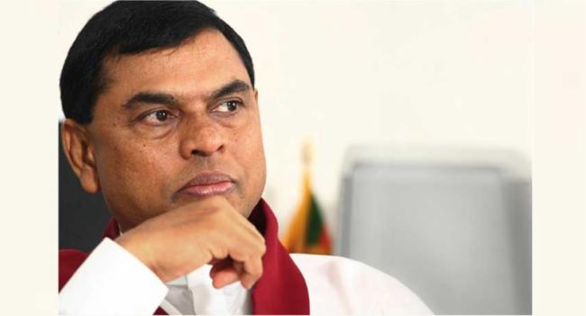 බැසිල් රාජපක්ෂ යළි දිවයිනට..
