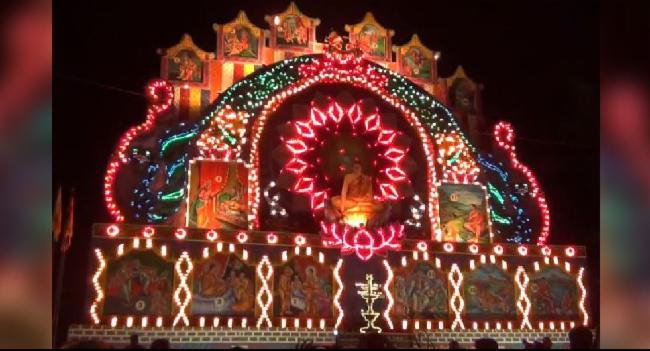 රටම කතා කරන පානදුරේ මහ තොරණ