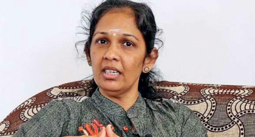 හිටපු ඇමති විජයකලා රිය අනතුරකට ලක්වෙයි