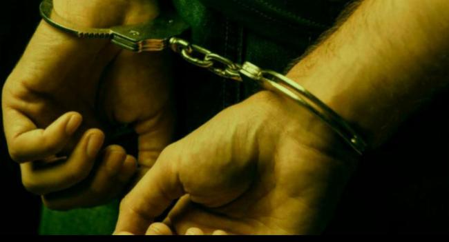 අල්ලස් ගත් අවිස්සාවේල්ල නගර සභාවේ දෙන්නෙක් කොටු