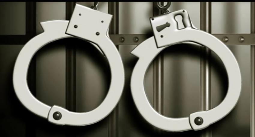 බඩුත් එක්ක අහුවුණු හොරු