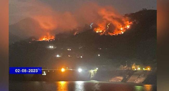වික්ටෝරියා වේල්ල ආශ්‍රිත රක්ෂිතයේ ගින්න පාලනය කෙරේ