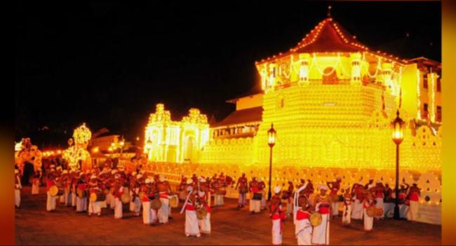 මහනුවර අවසන් රන්දෝලි පෙරහැර අද රාත්‍රියේ
