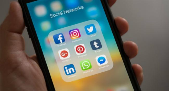 සෞඛ්‍ය සේවකයින්ට රාජකාරි වේලාවේ සමාජ මාධ්‍ය තහනම්