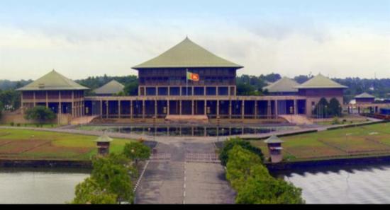 පාස්කු ප්‍රහාරය:පාර්ලිමේන්තු කල්තැබීමේ විවාදයක් අද