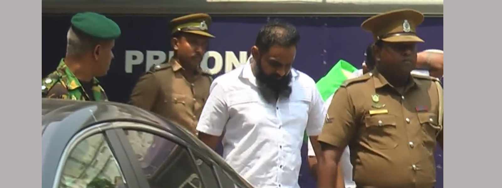 හරක් කටා ආරක්ෂිත සුදුසු බන්ධනාගාරයක් වෙත...
