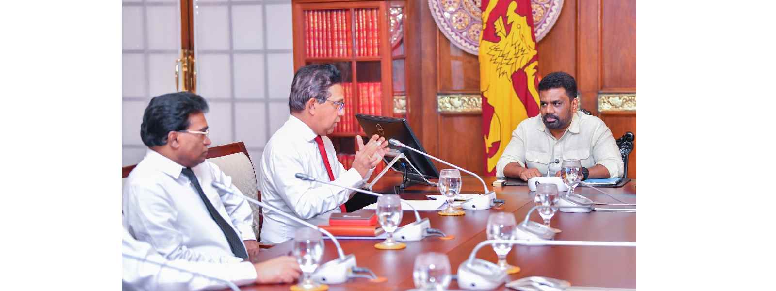 සෙරමික් දේශීය ව්‍යාපාරිකයින් සමග අයවැය සාකච්ඡාව