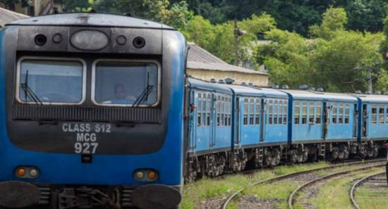 රඹුක්කන,පේරාදේණිය අතර දුම්රිය ගමන් තවදුරටත් අඩාලයි