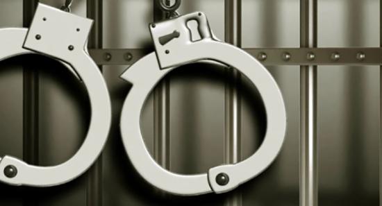 කිලෝ ගණන් කුෂ් සහ හෂීස් සමඟ සැකකරුවෙකු කොටුවෙයි