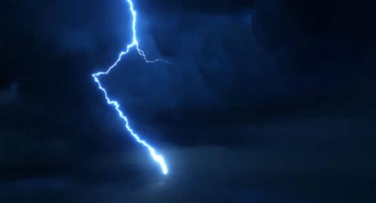 ප්‍රදේශ රැසකට අද(05) පස්වරුවේ ප්‍රබල අකුණු.