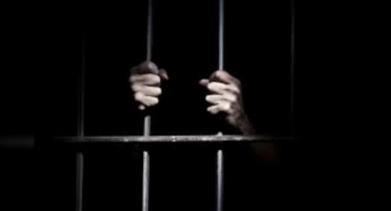 පිටකොටුව බස් නැවතුම්පලේ දේපලවලට හානි කළ අයෙකු කොටු