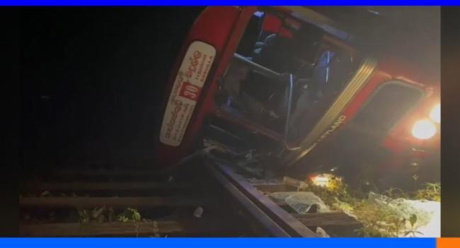 දියතලාවේදී බස් රථයක් ප්‍රපාතයකට පෙරළෙයි...