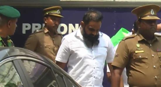 හරක් කටා ආරක්ෂිත සුදුසු බන්ධනාගාරයක් වෙත...