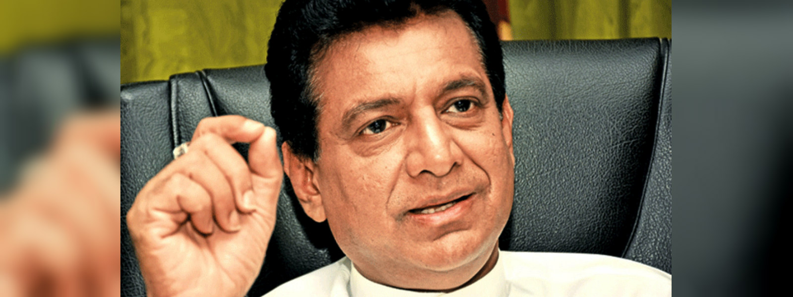 අශෝක් අබේසිංහ SJB තනතුරු වලින් ඉල්ලා අස්වෙයි.