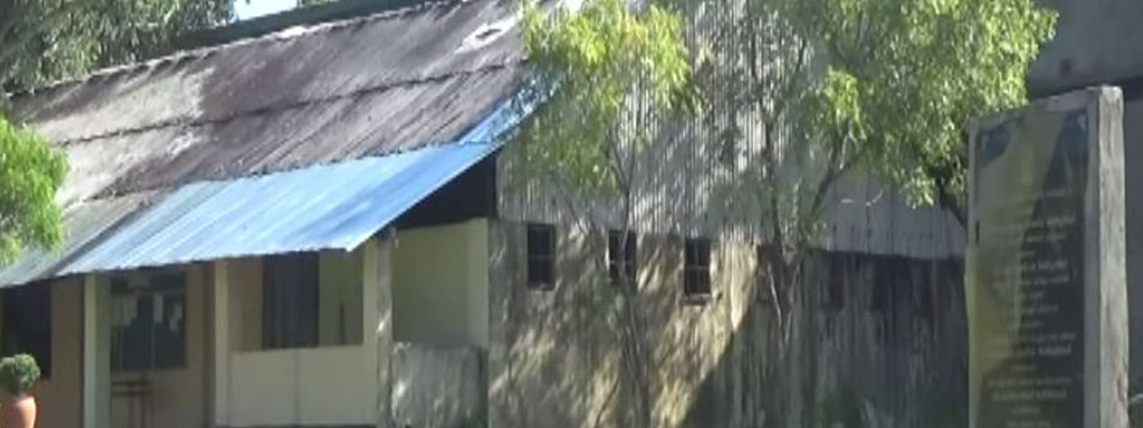 இரண்டு மாணவர்களுடன் இயங்கும் பாடசாலை