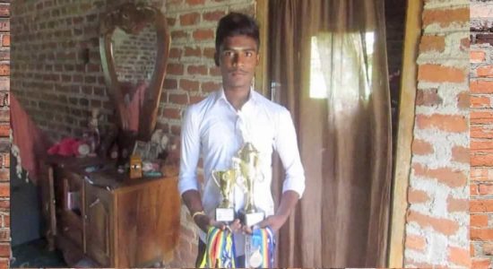 இலட்சியங்களை கேள்விக்குறியாக்கும் வறுமை