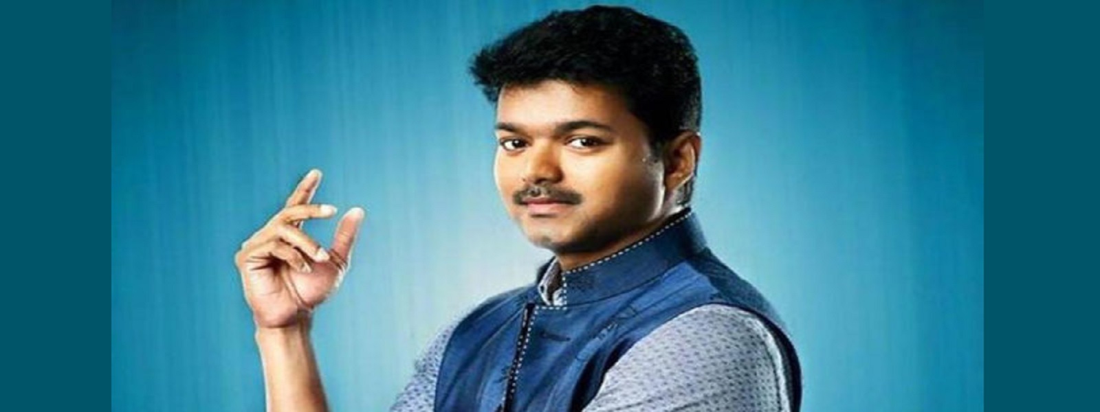 ரசிகர்கள் மூலம் கேரளாவிற்கு நிவாரணம் வழங்கிய விஜய்