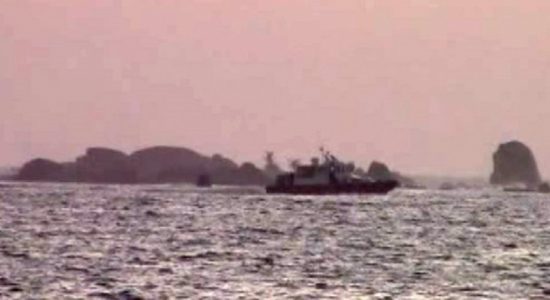 காலியில் கப்பலுடன் மீன்பிடிப் படகு மோதி விபத்து 