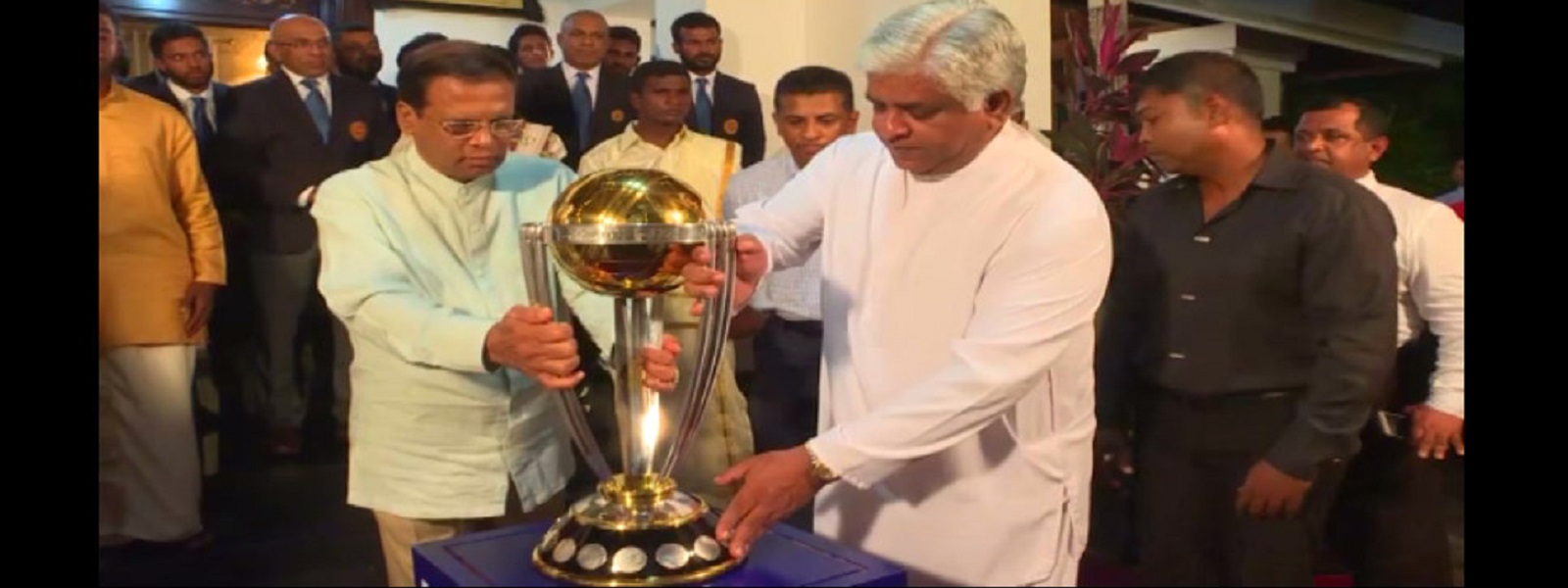 உலகக் கிண்ணம் ஜனாதிபதியிடம் கையளிப்பு