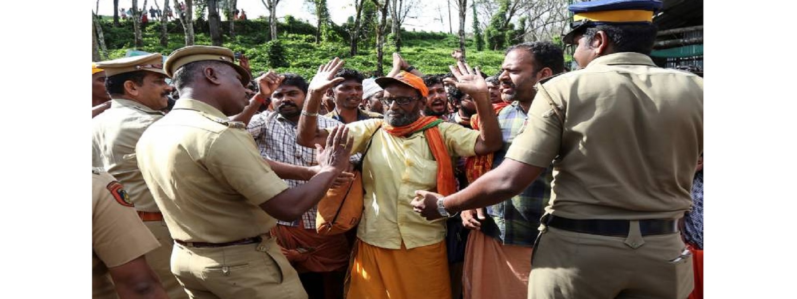 சபரிமலையில் பதற்றம்: 144 தடையுத்தரவு 